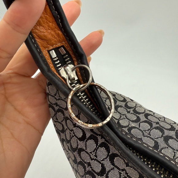 Coach • 6617 Ergo Hobo - Picture 7 of 15